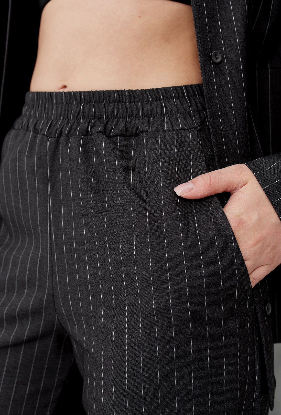 Графітовий костюм в смужку — 721159. Maritel. Зображення 6 Графітовий костюм в смужку — 721159. Maritel. Зображення 6