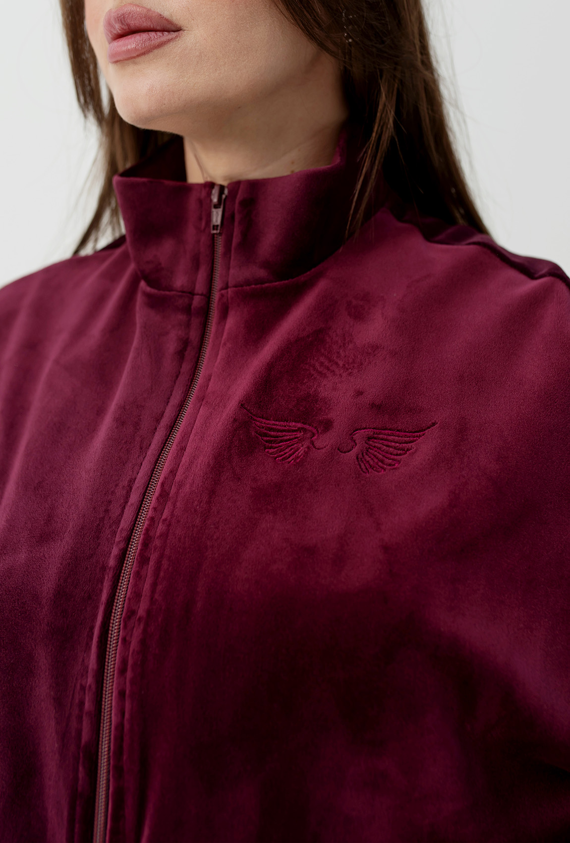 Бордовый велюровый костюм — 622436. Maritel. Изображенние 4 Бордовый велюровый костюм — 622436. Maritel. Изображенние 4