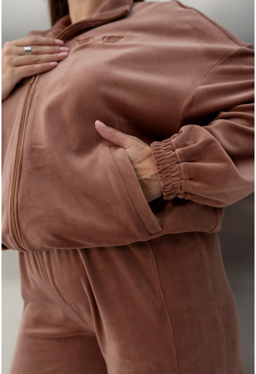 Шоколадный велюровый костюм — 384689. Maritel. Изображенние 5 Шоколадный велюровый костюм — 384689. Maritel. Изображенние 5