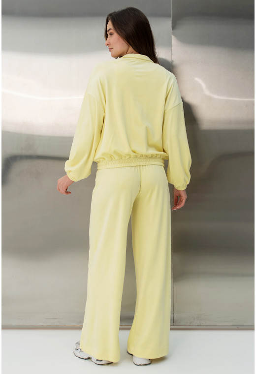 Лимонный велюровый костюм — 543326. Maritel. Изображенние 2 Лимонный велюровый костюм — 543326. Maritel. Изображенние 2