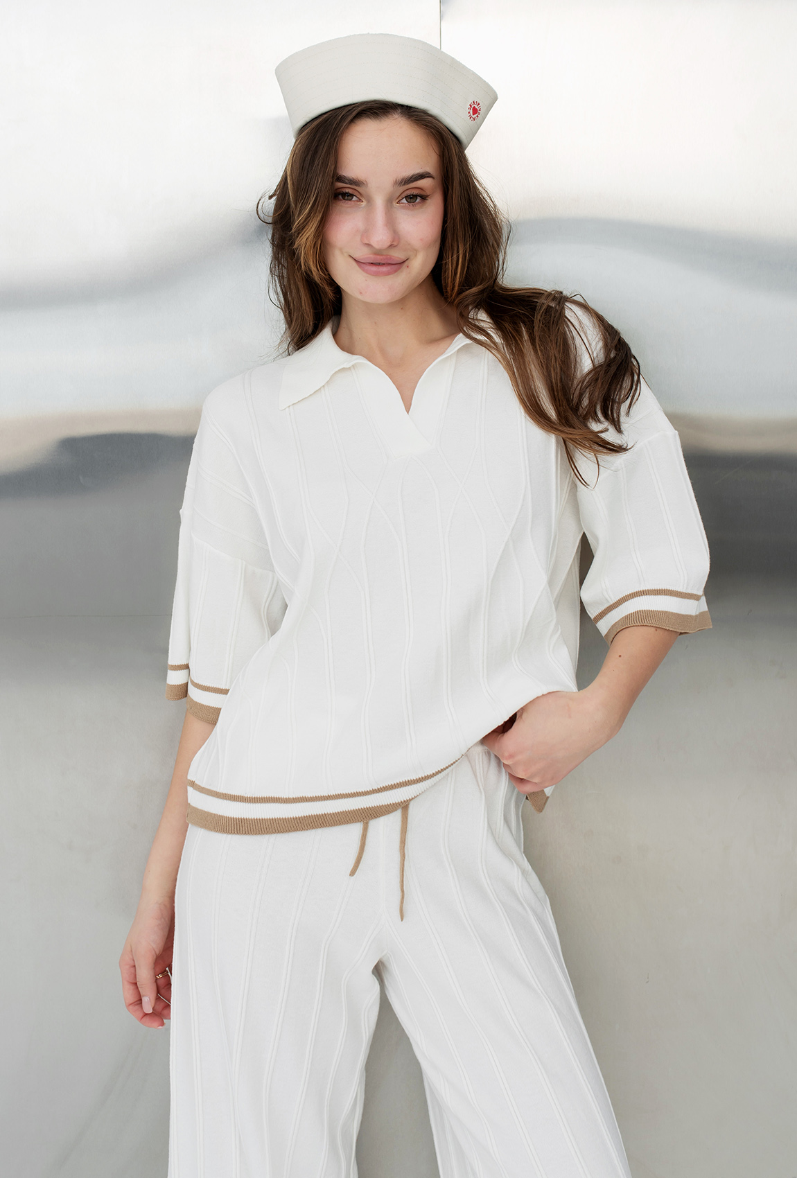 Молочний в'язаний костюм —  856306. Maritel. Зображення 3