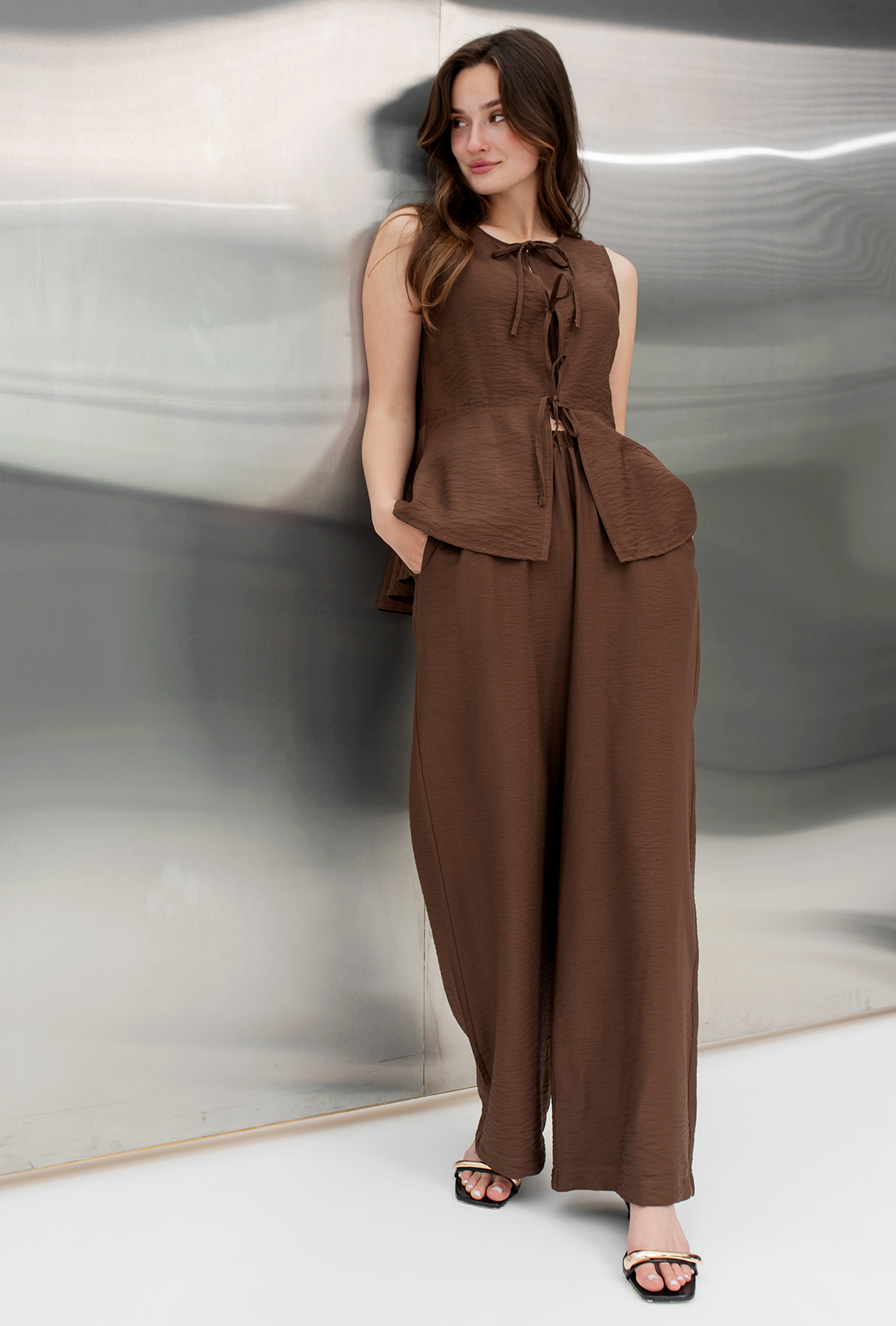 Шоколадний костюм з баскою —  661099. Maritel. Зображення 6