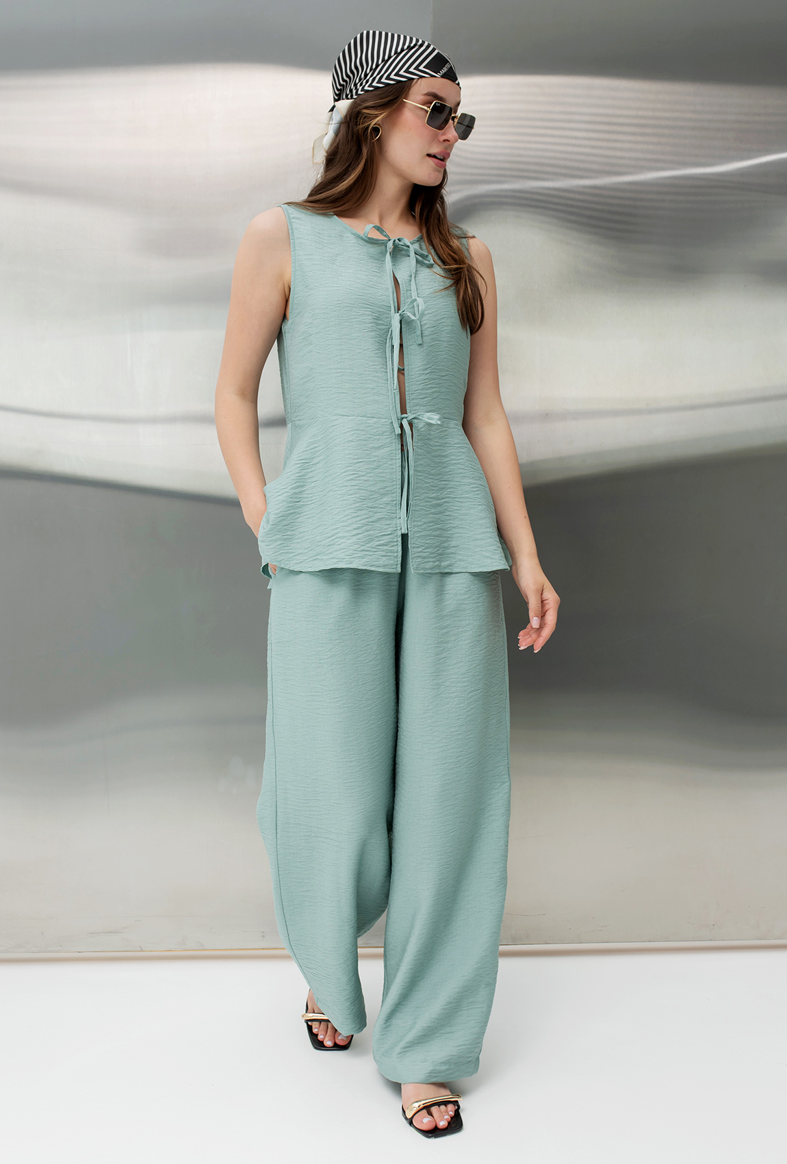 Оливковий костюм з баскою —  807913. Maritel