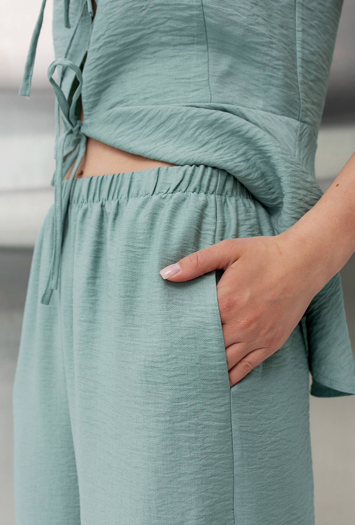 Оливковий костюм з баскою —  807913. Maritel. Зображення 5