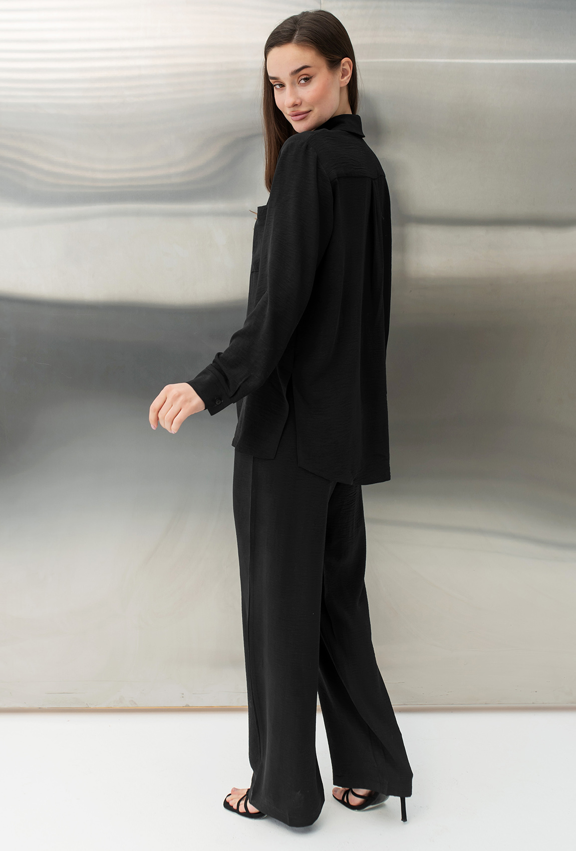 Черный костюм жатка — 130359. Maritel. Изображенние 4 Черный костюм жатка — 130359. Maritel. Изображенние 4