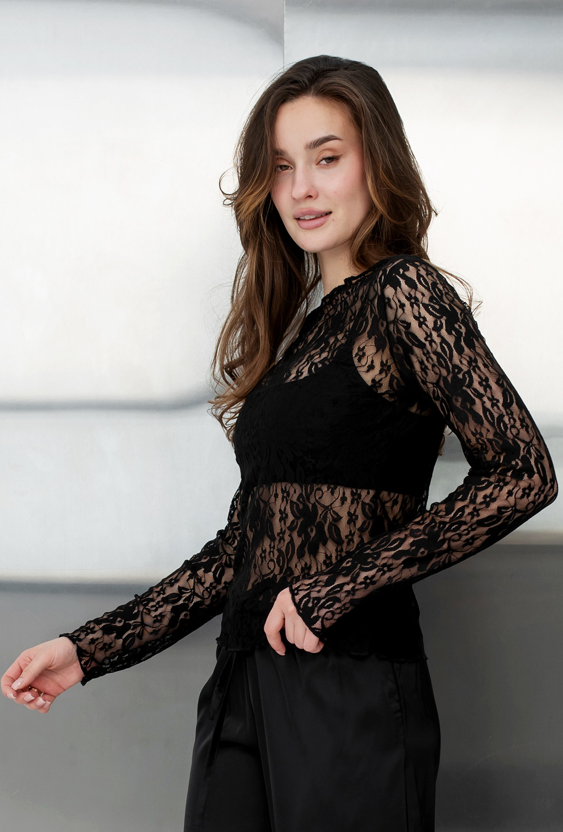 Черный гипюровый лонгслив —  613676. Maritel. Изображенние 1