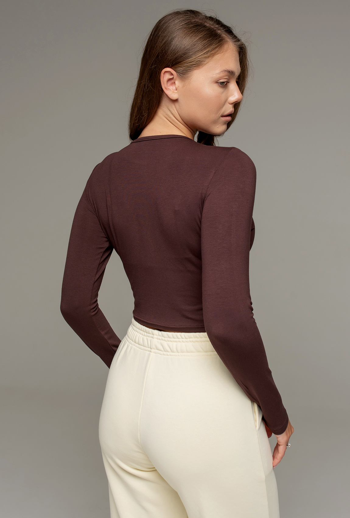 Шоколадний вкорочений віскозний лонгслів —  820366. Maritel. Зображення 1