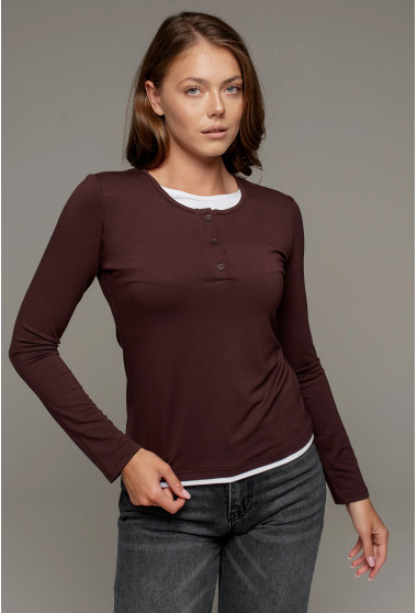 Шоколадний віскозний лонгслів з гудзиками. Maritel. Зображення 10 Шоколадний віскозний лонгслів з гудзиками. Maritel. Зображення 10