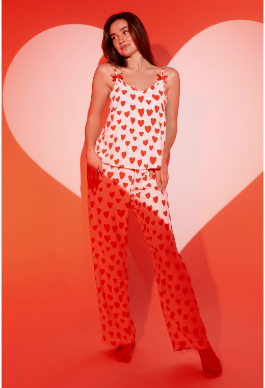 Белая пижама в красное сердце с штанами. Maritel. Изображенние 2 Белая пижама в красное сердце с штанами. Maritel. Изображенние 2