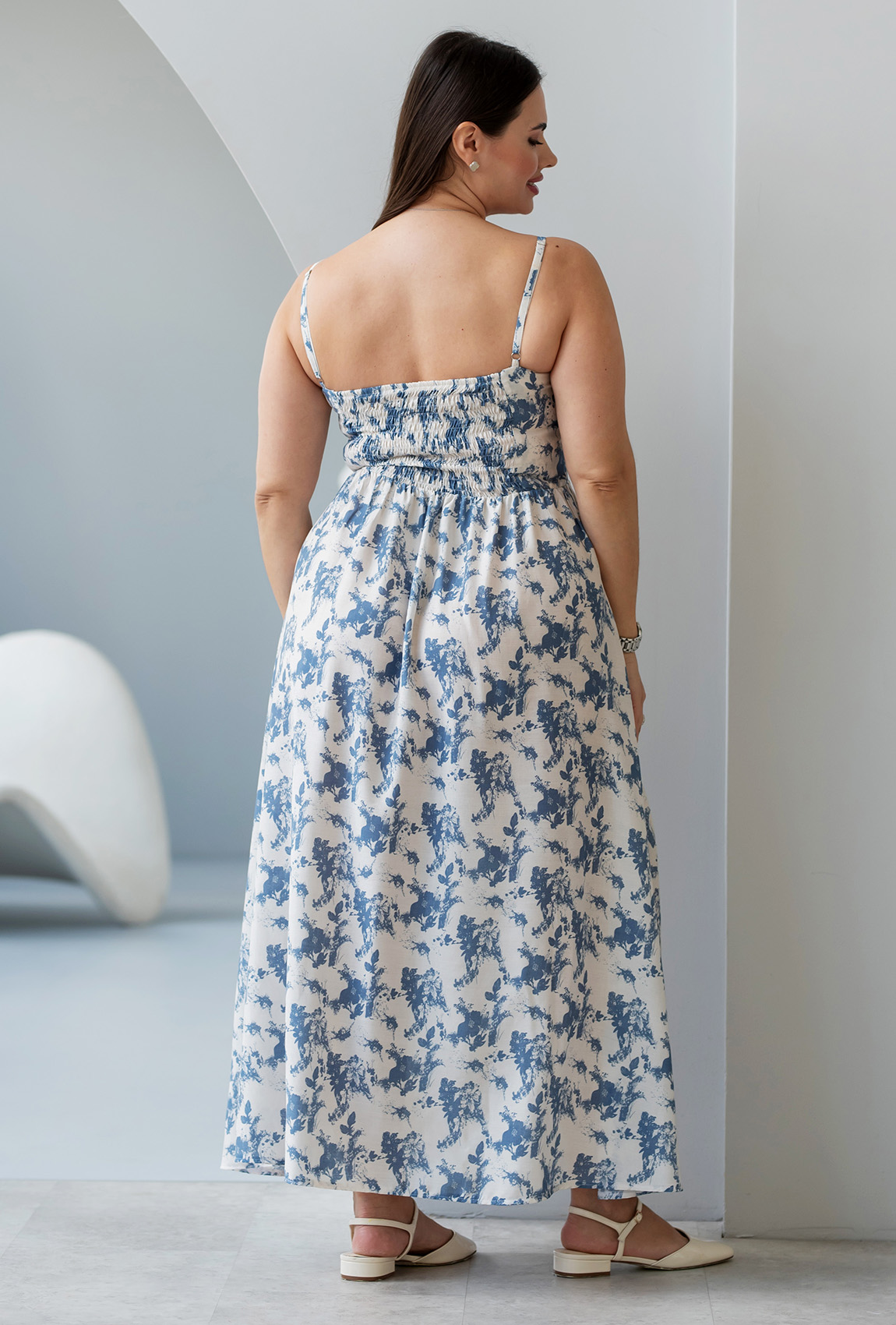 Бело-голубой сарафан миди на бретелях —  812395. Maritel. Изображенние 2