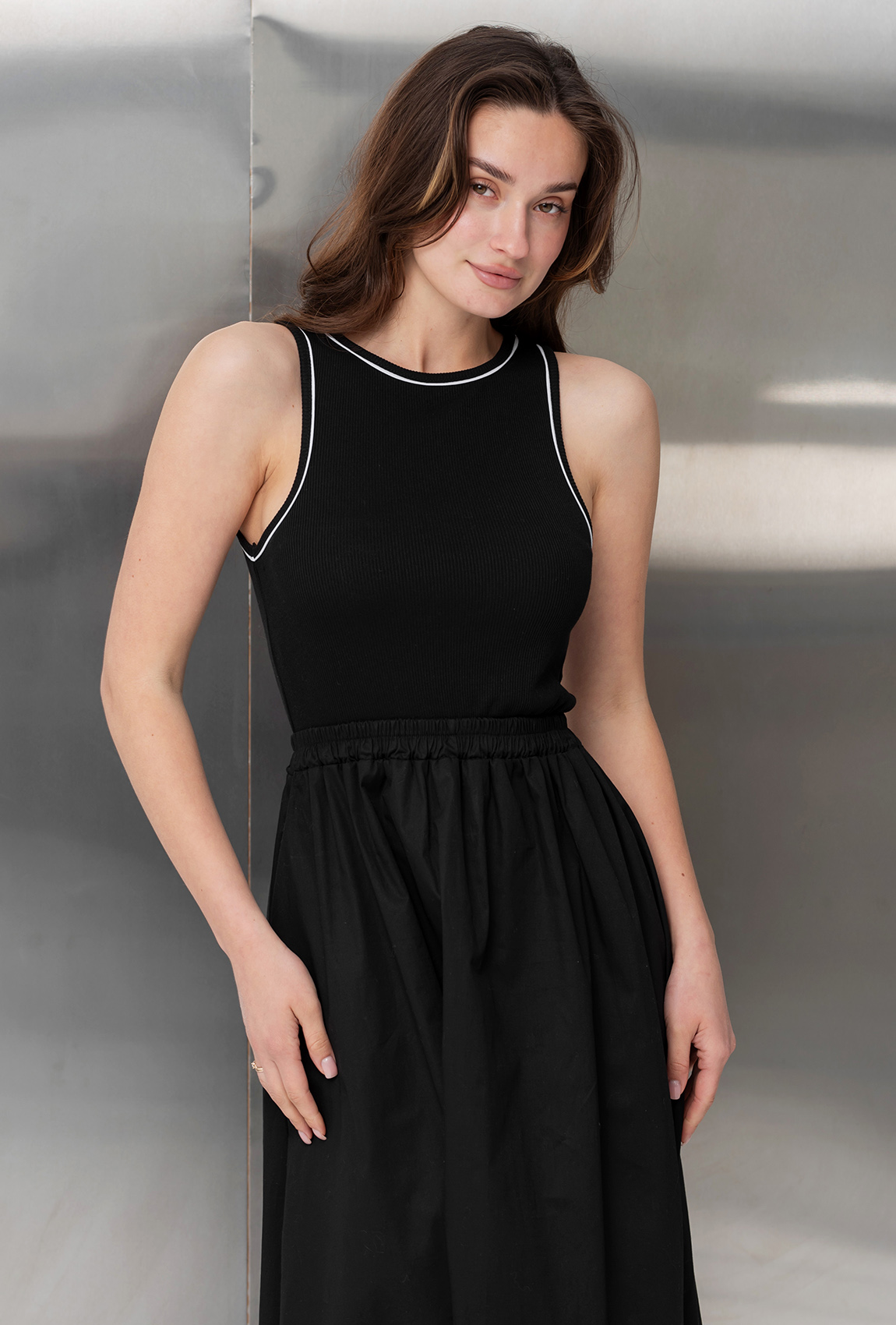 Черный сарафан с кантом —  970416. Maritel. Изображенние 3