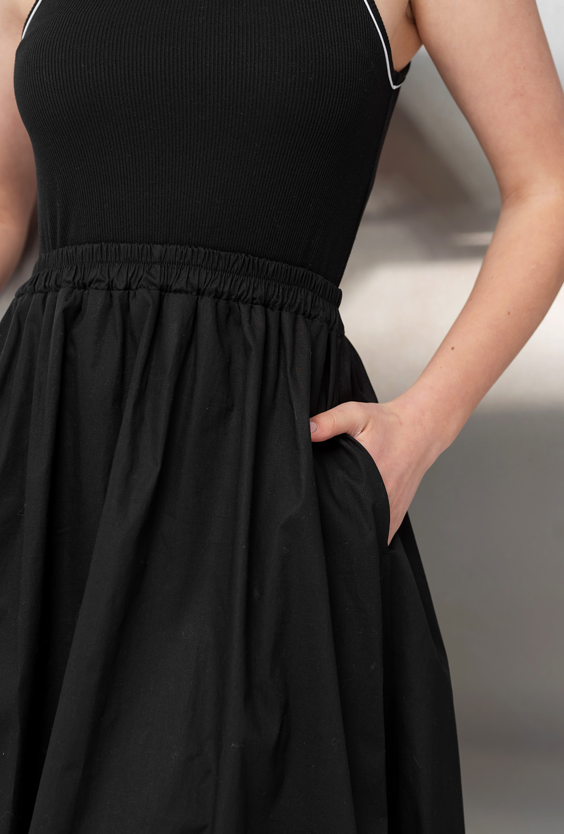 Черный сарафан с кантом —  970416. Maritel. Изображенние 5