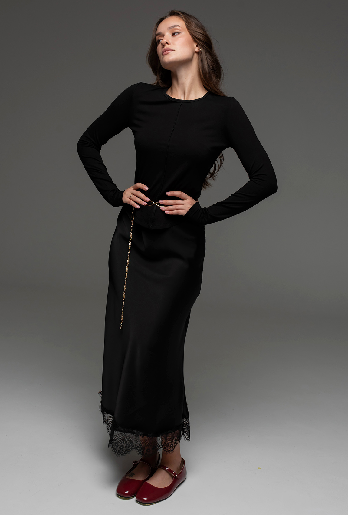 Черная атласная юбка с кружевом —  588676. Maritel