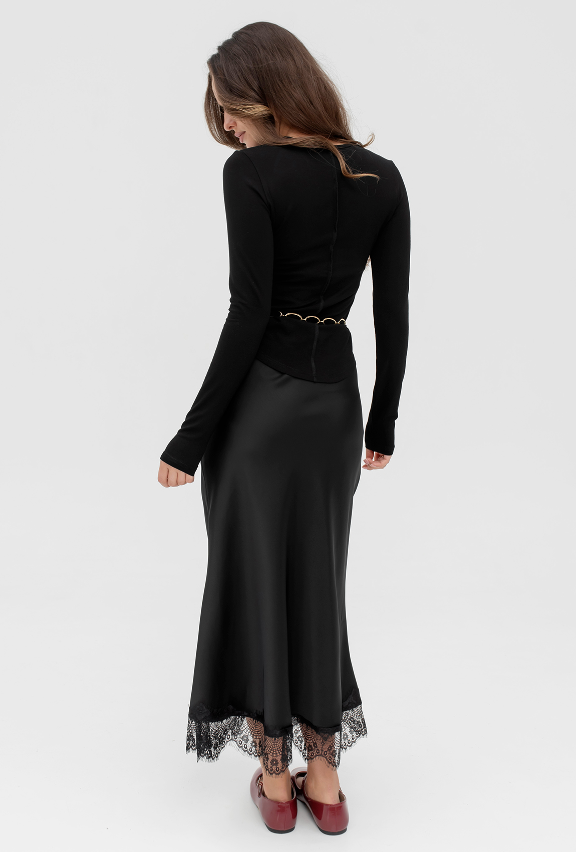 Черная атласная юбка с кружевом —  588676. Maritel. Изображенние 2