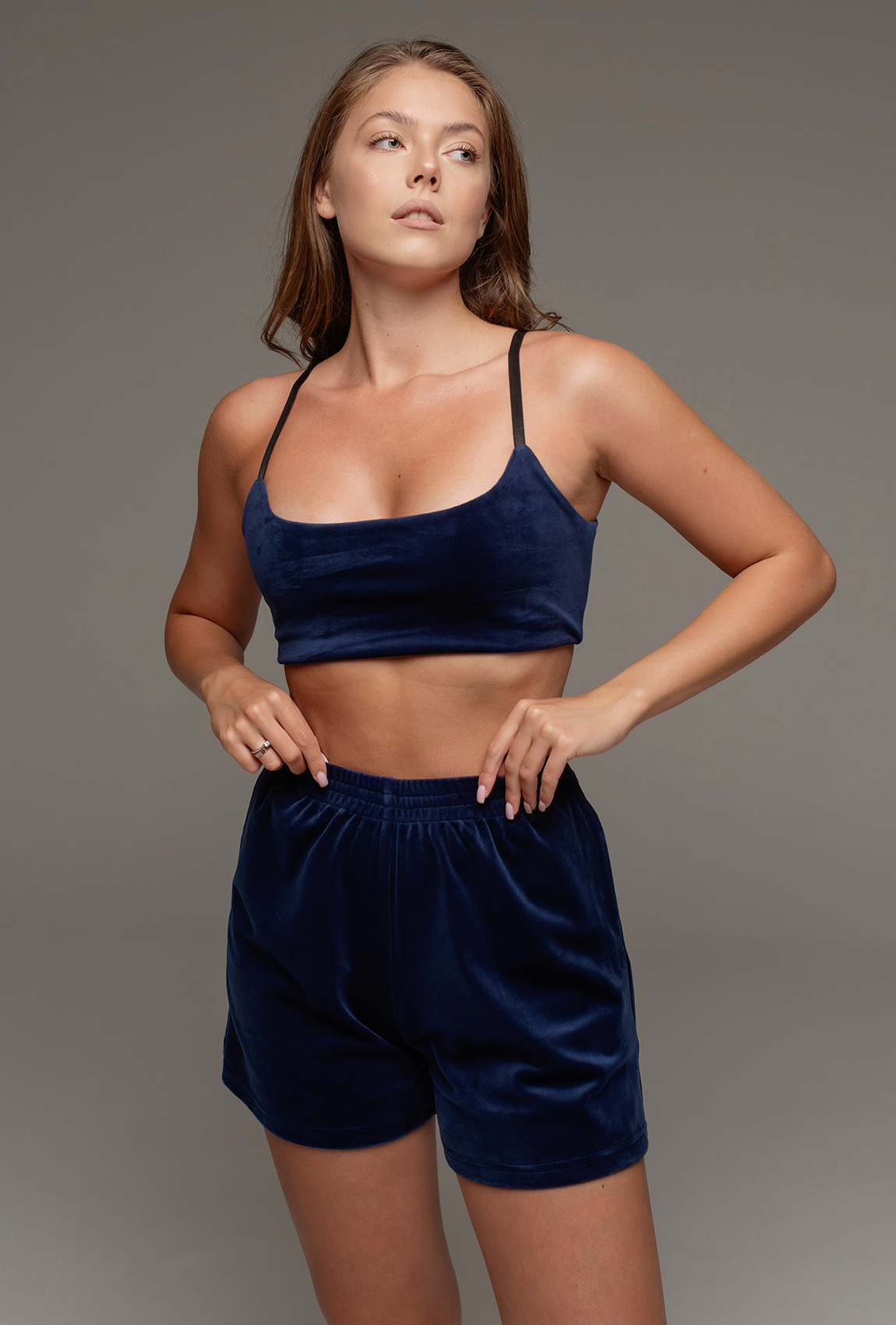 Сині велюрові шорти —  716500. Maritel. Зображення 1