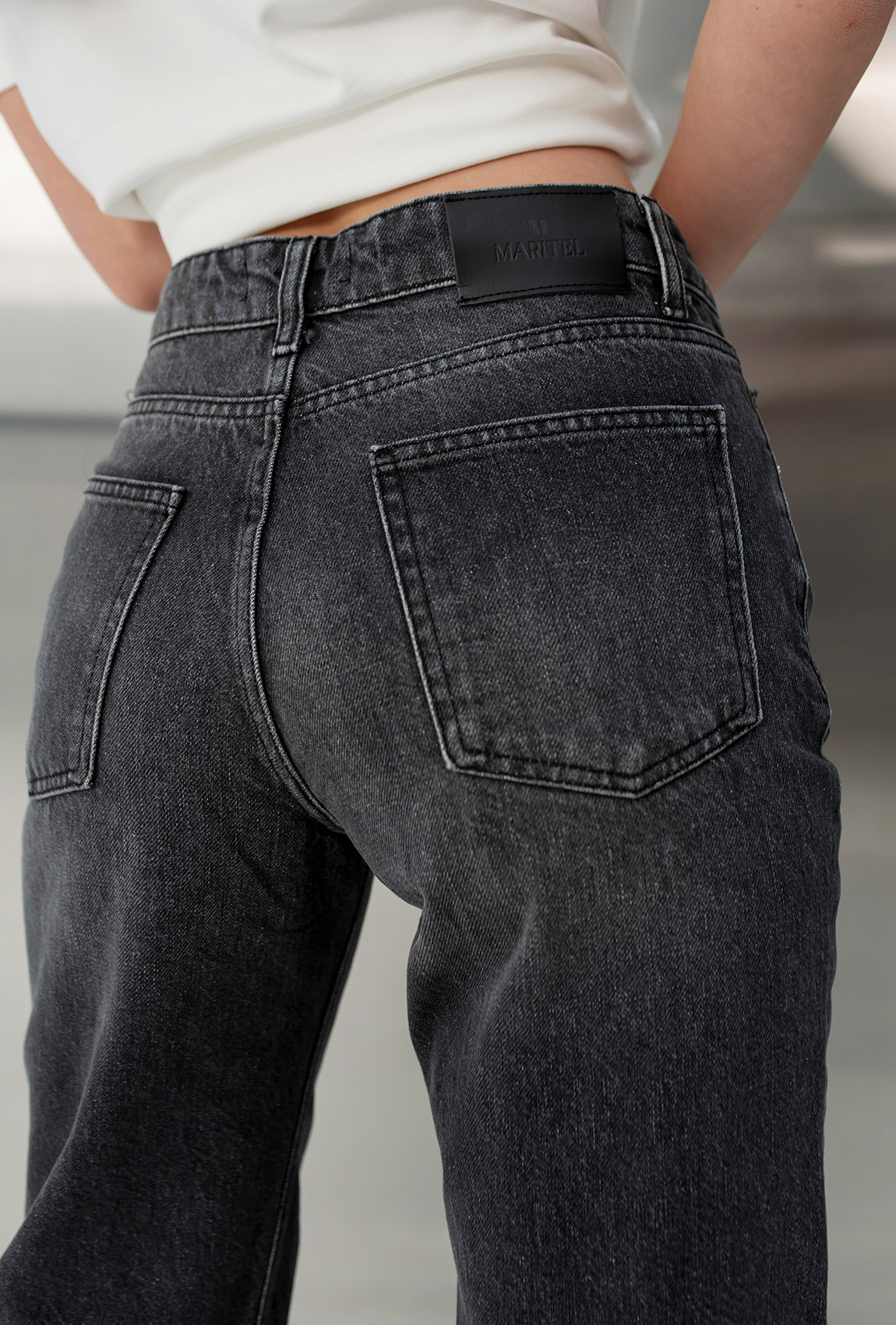 Сірі джинси з необробленим низом —  411416. Maritel. Зображення 4