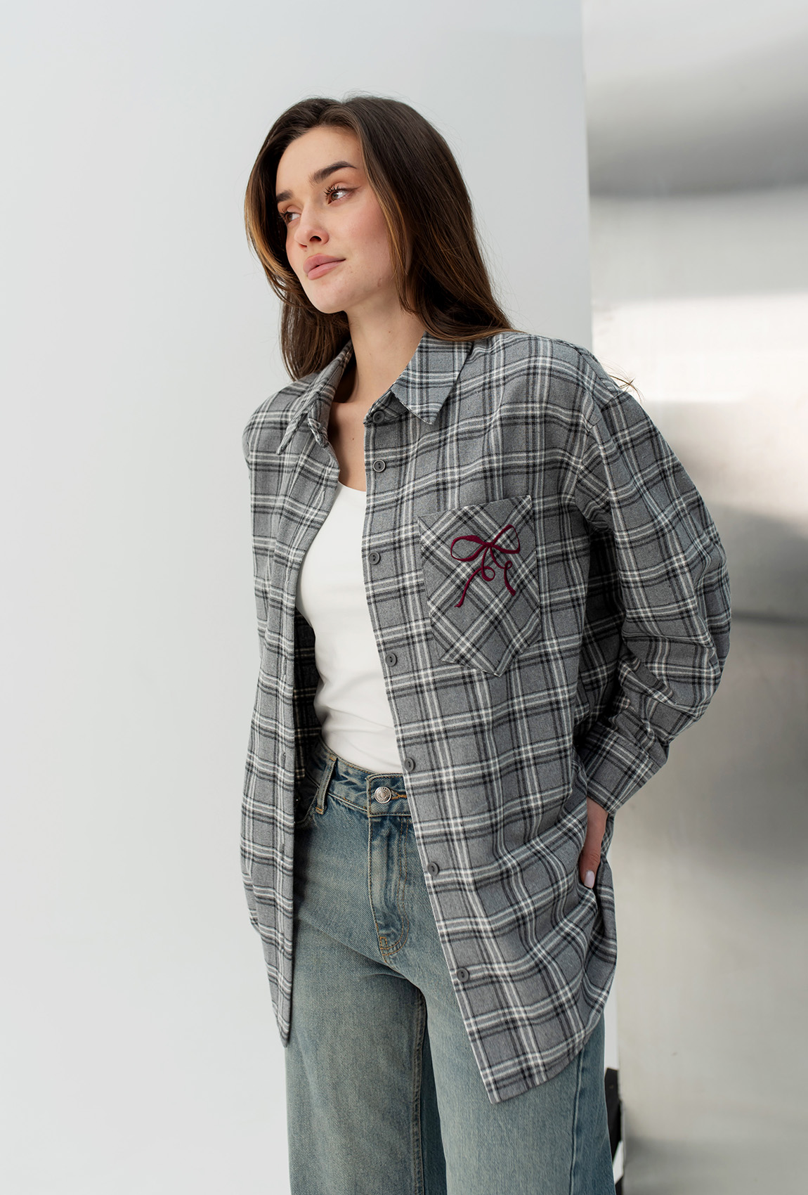 Серая рубашка в клетку с бантом — 218746. Maritel. Изображенние 4 Серая рубашка в клетку с бантом — 218746. Maritel. Изображенние 4