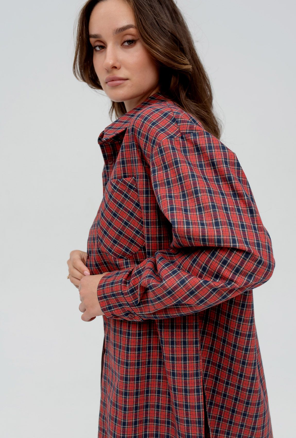 Вишневая рубашка в клетку с разрезами —  243209. Maritel. Изображенние 4