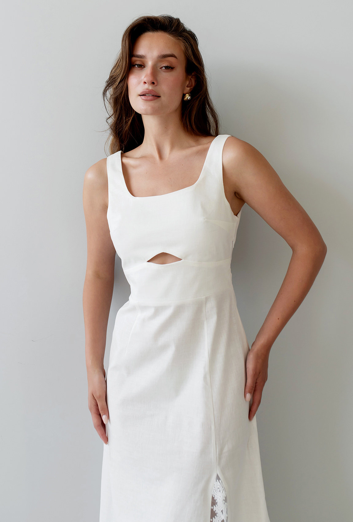 Молочное льняное платье с кружевом —  265121. Maritel. Изображенние 3