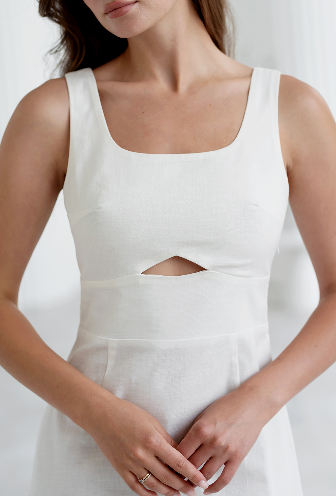 Молочное льняное платье —  702147. Maritel. Изображенние 4