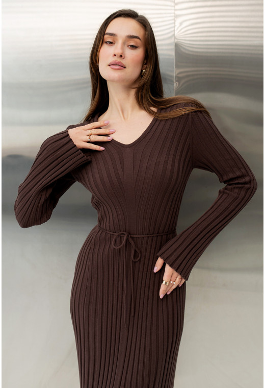 Шоколадна в'язана сукня зі шнурком — 481298. Maritel. Зображення 2 Шоколадна в'язана сукня зі шнурком — 481298. Maritel. Зображення 2