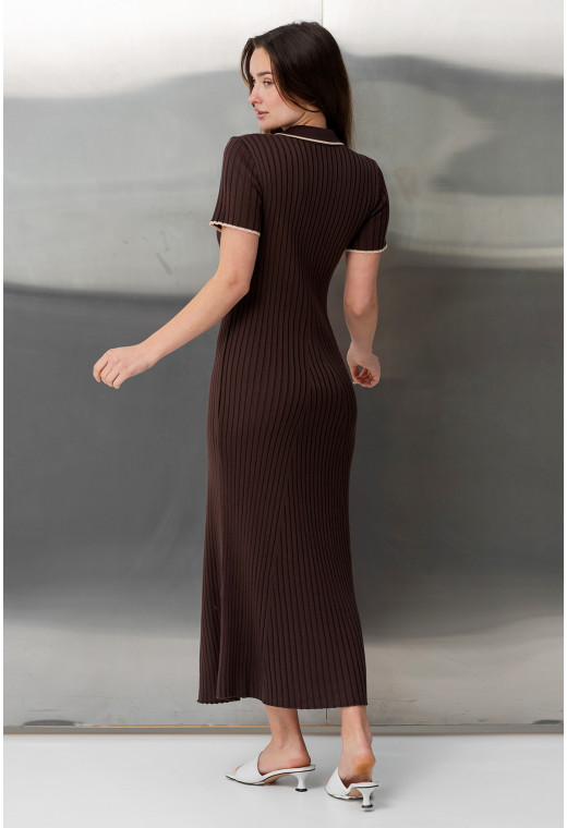 Шоколадна сукня в'язка з гудзиками — 662486. Maritel. Зображення 4 Шоколадна сукня в'язка з гудзиками — 662486. Maritel. Зображення 4