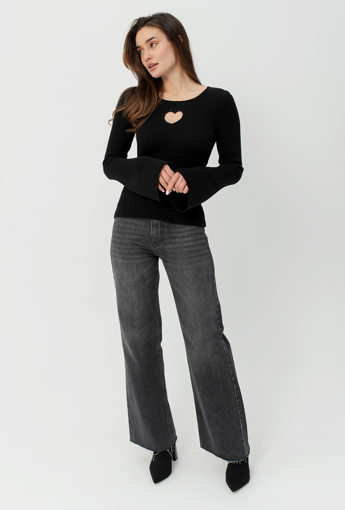 Чорна в'язана кофта з серцем —  150945. Maritel. Зображення 4