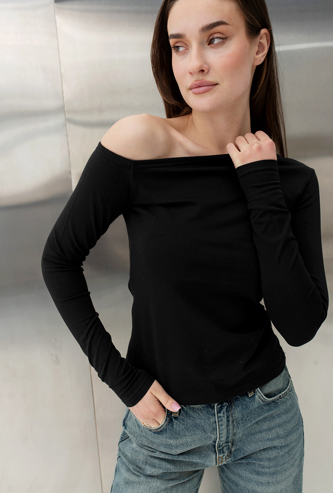 Чорний лонгслів на одне плече —  430491. Maritel. Зображення 1