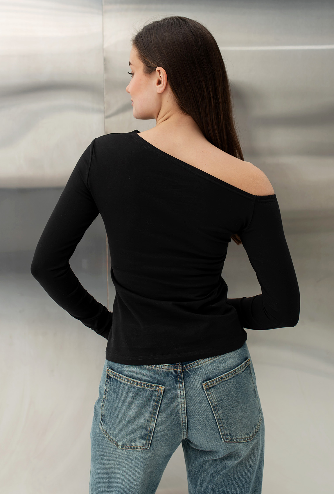 Чорний лонгслів на одне плече —  430491. Maritel. Зображення 2