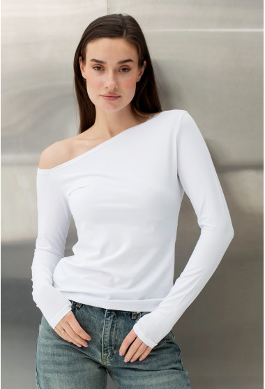 Молочный лонгслив на одно плечо. Maritel. Изображенние 2