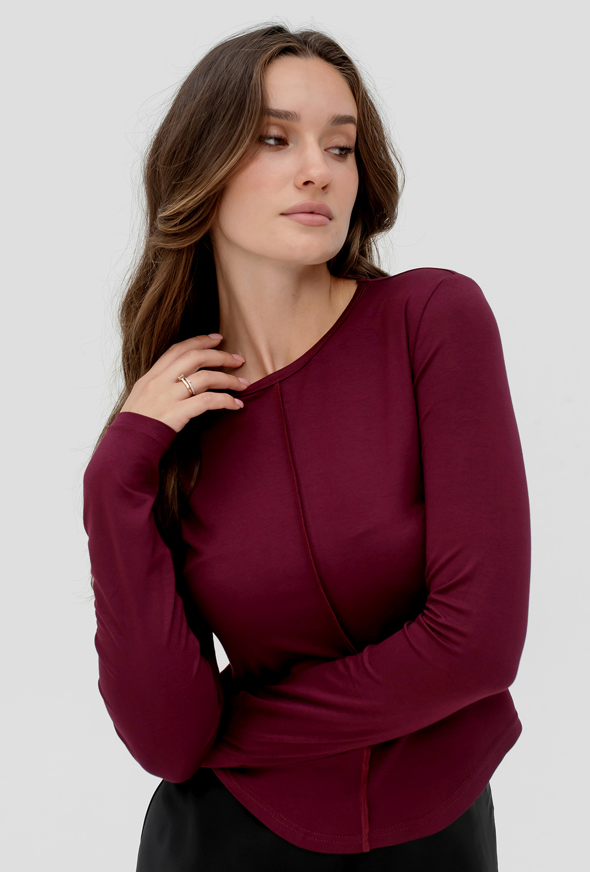 Вишневый вискозный лонгслив —  363910. Maritel. Изображенние 3