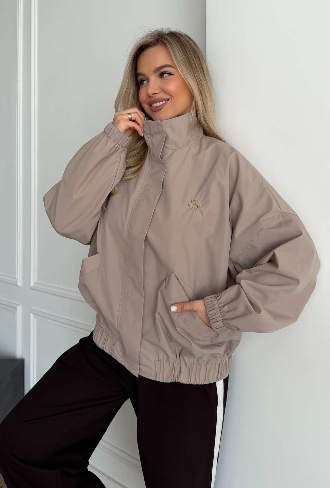 Вітровка бежева. Maritel