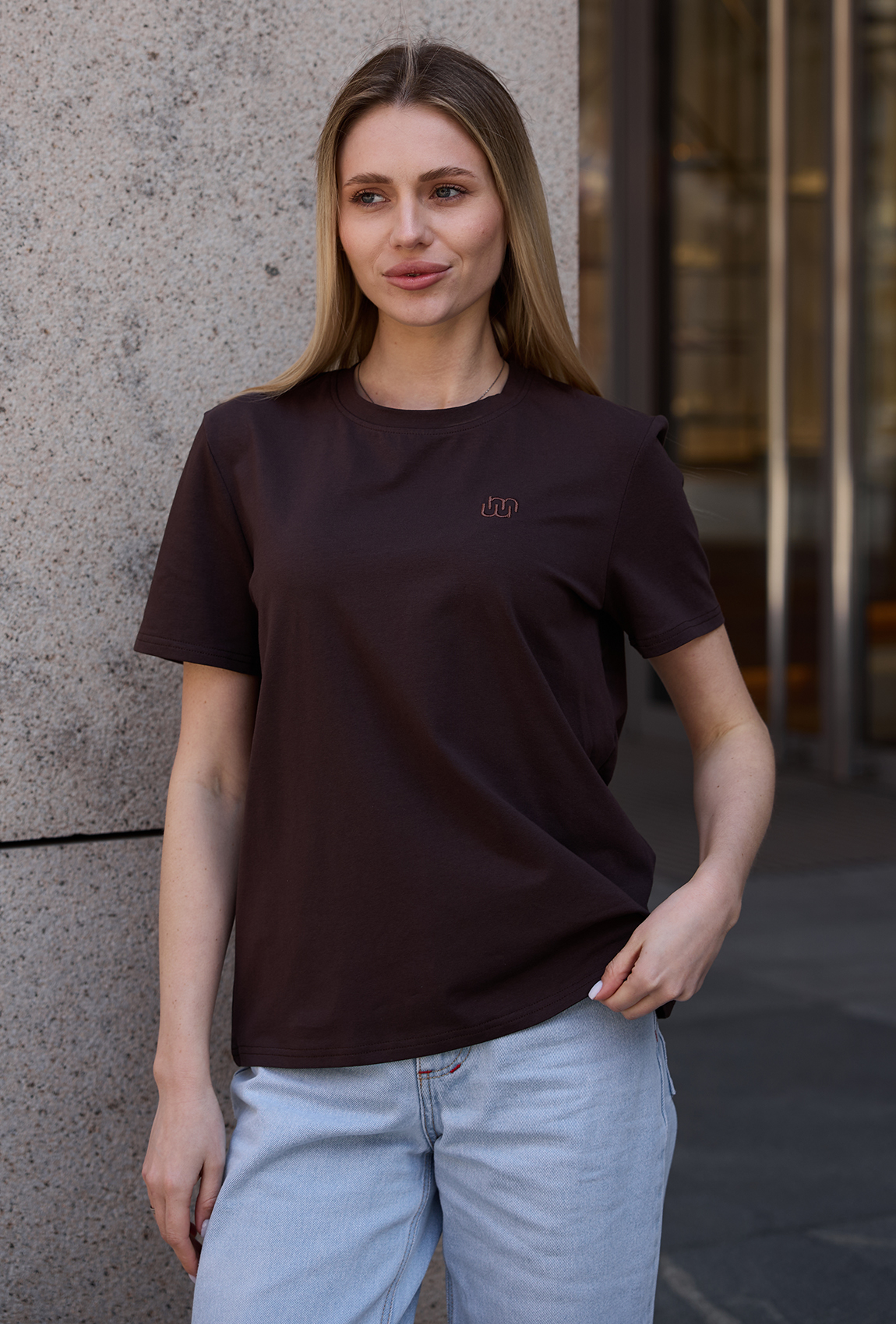 Футболка с вышивкой шоколадная. Maritel