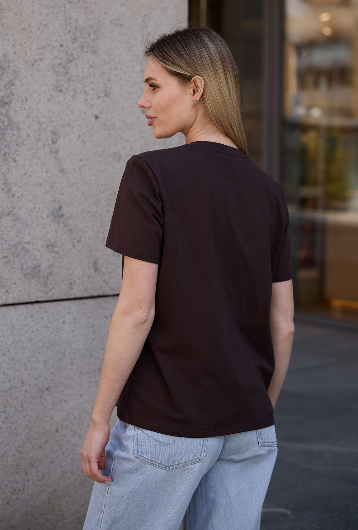 Футболка с вышивкой шоколадная. Maritel. Изображенние 2