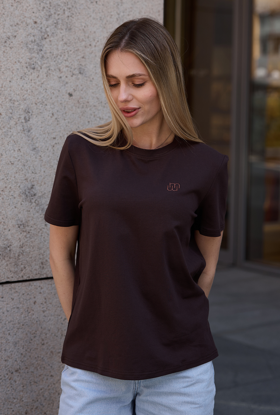 Футболка с вышивкой шоколадная. Maritel. Изображенние 3