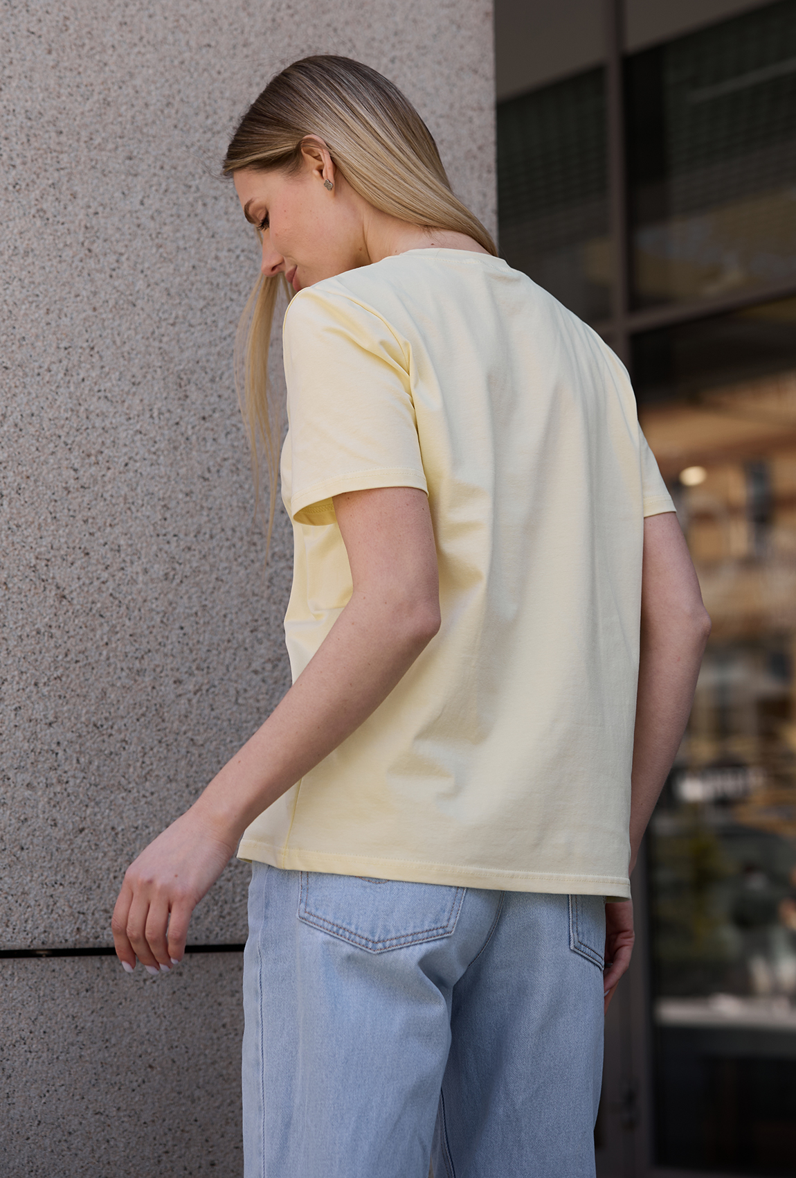 Футболка с вышивкой лимоная. Maritel. Изображенние 2