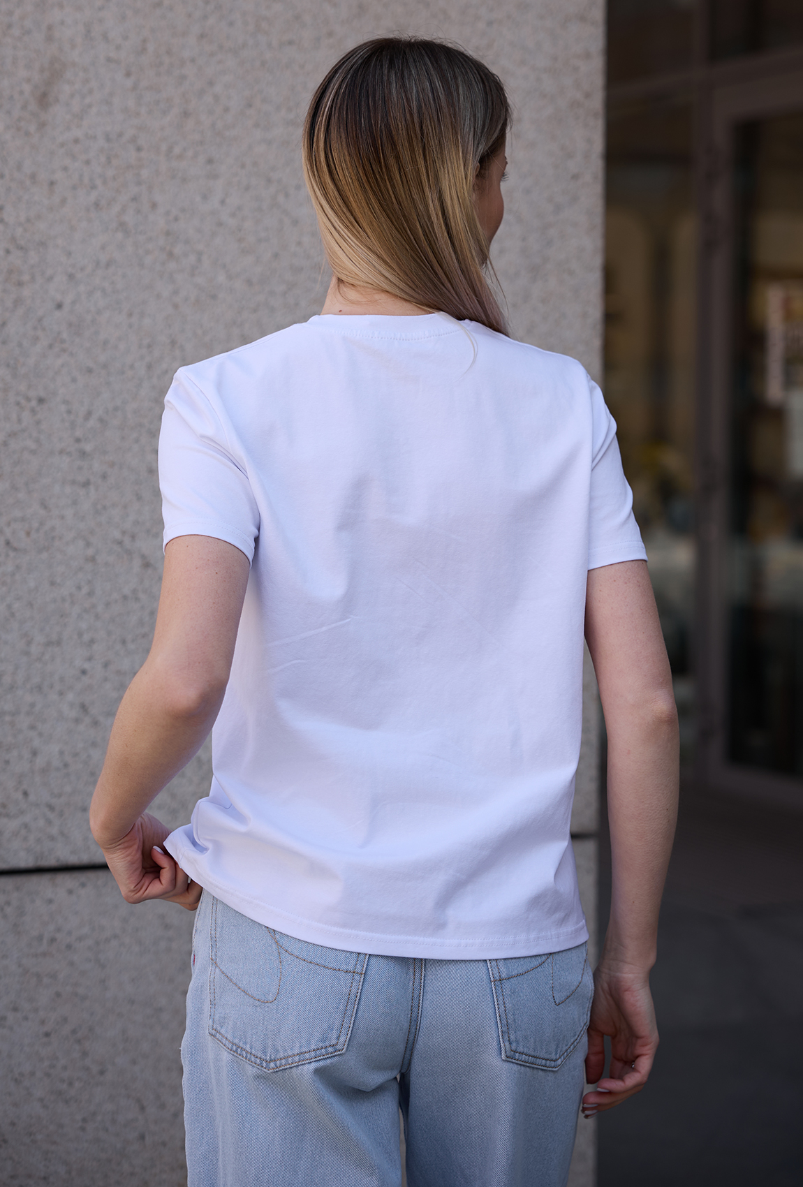 Футболка с вышивкой белая. Maritel. Изображенние 2