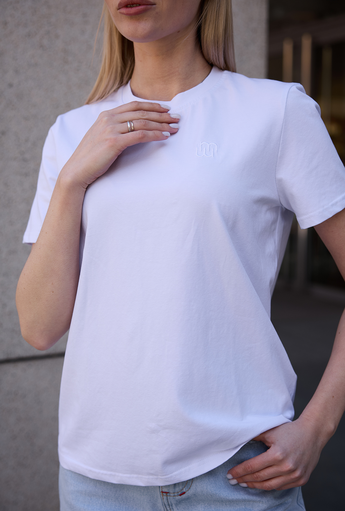 Футболка с вышивкой белая. Maritel. Изображенние 4