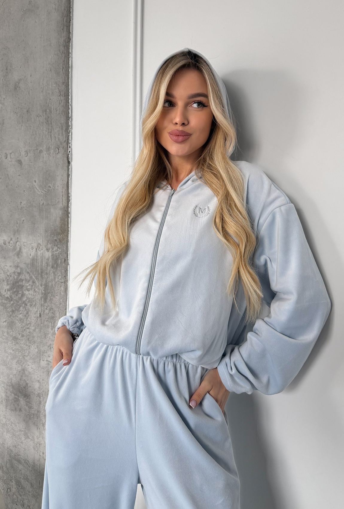 Костюм велюровий з затяжками блакитний. Maritel. Зображення 3