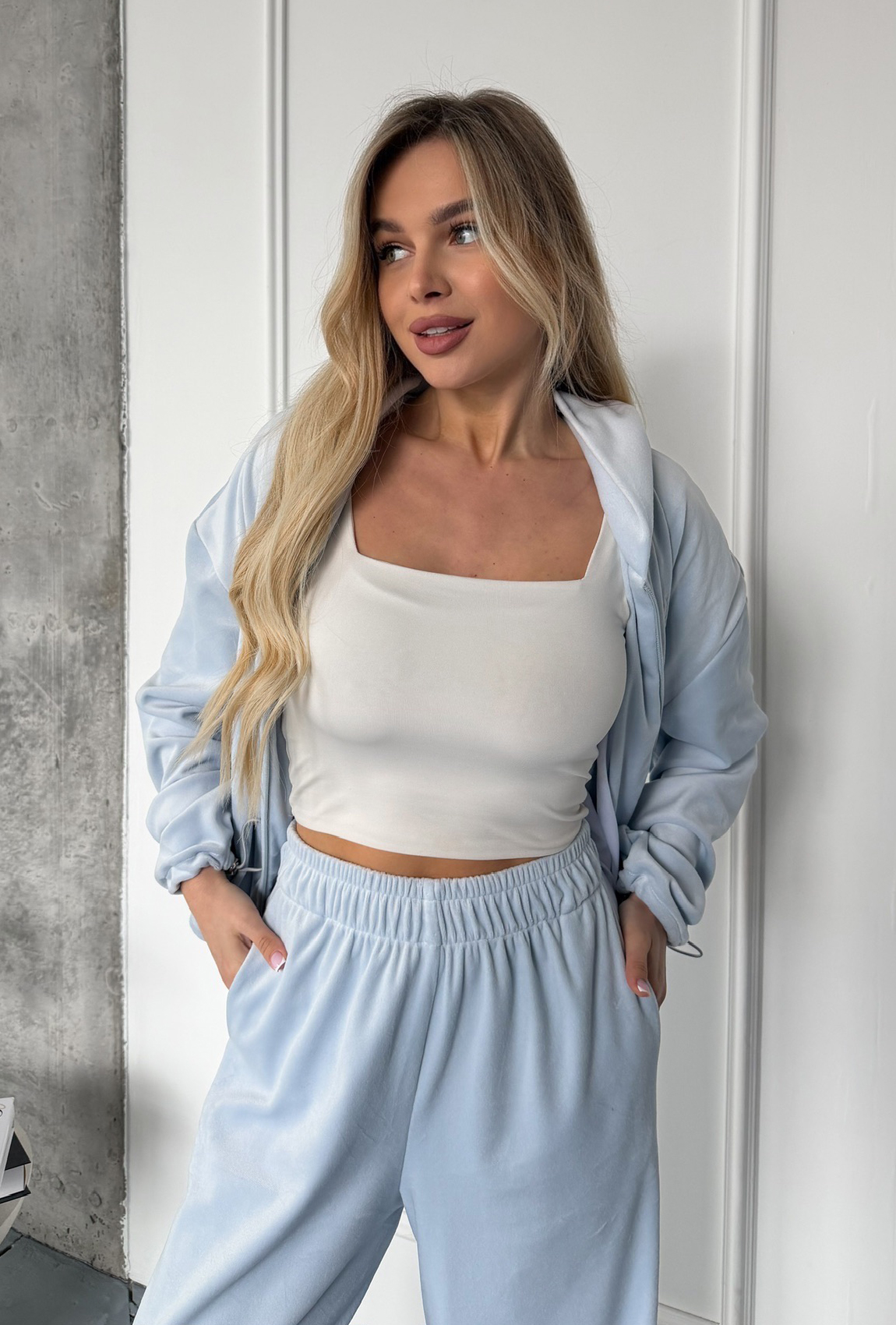 Костюм велюровий з затяжками блакитний. Maritel. Зображення 4