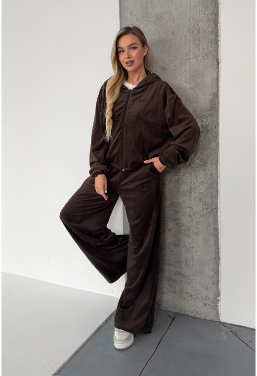 Костюм велюровый с затяжками шоколадный. Maritel. Изображенние 1