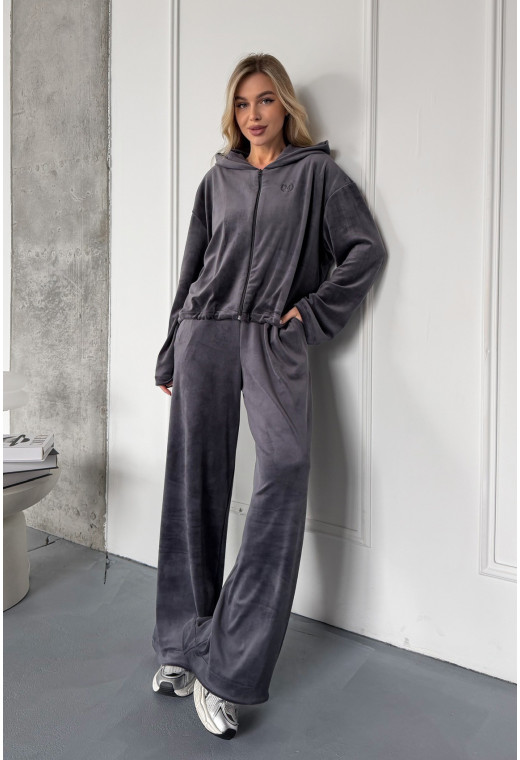 Костюм велюровий з затяжками сірий. Maritel. Зображення 2
