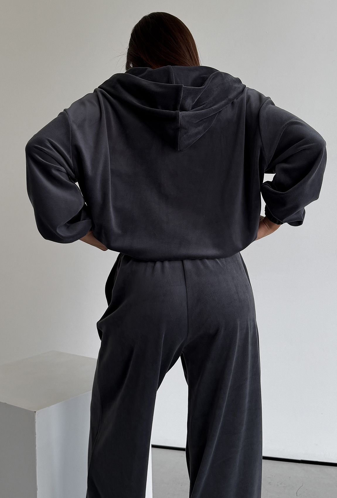 Костюм велюровый графит. Maritel. Изображенние 2