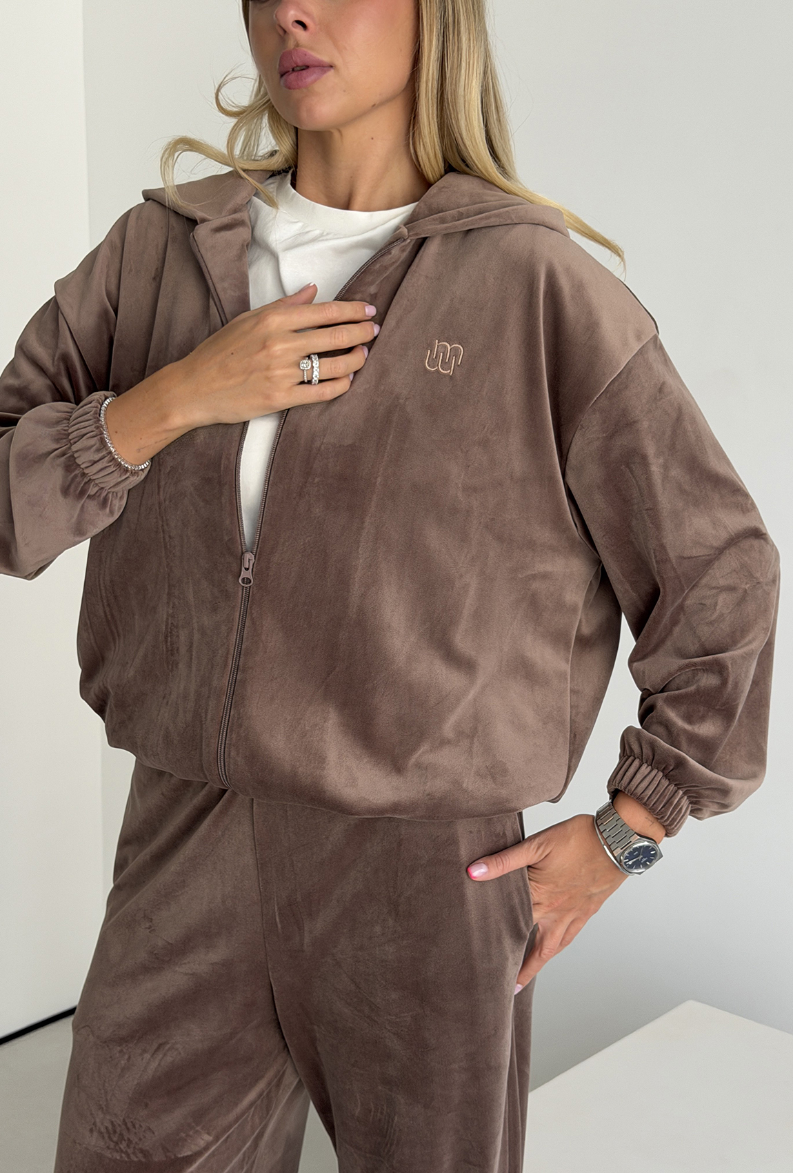 Костюм велюровый бежевый. Maritel. Изображенние 5 Костюм велюровый бежевый. Maritel. Изображенние 5