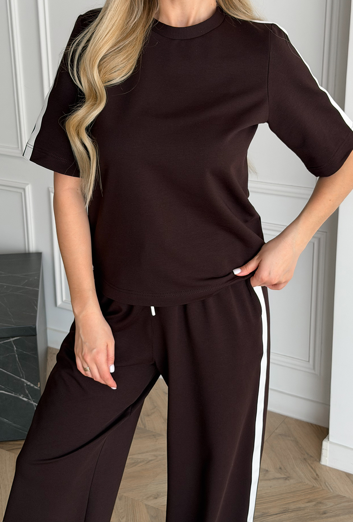 Костюм с лампасами шоколадный. Maritel. Изображенние 5