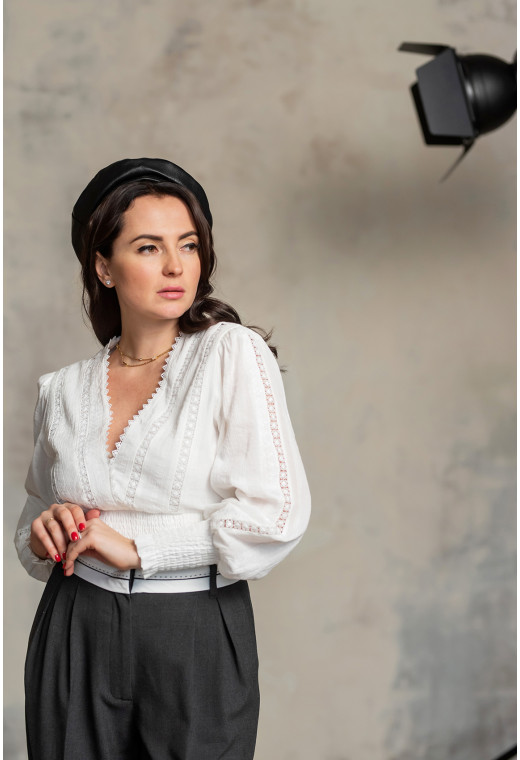 Белая блуза прошва —  575241. Maritel. Изображенние 1 Белая блуза прошва —  575241. Maritel. Изображенние 1