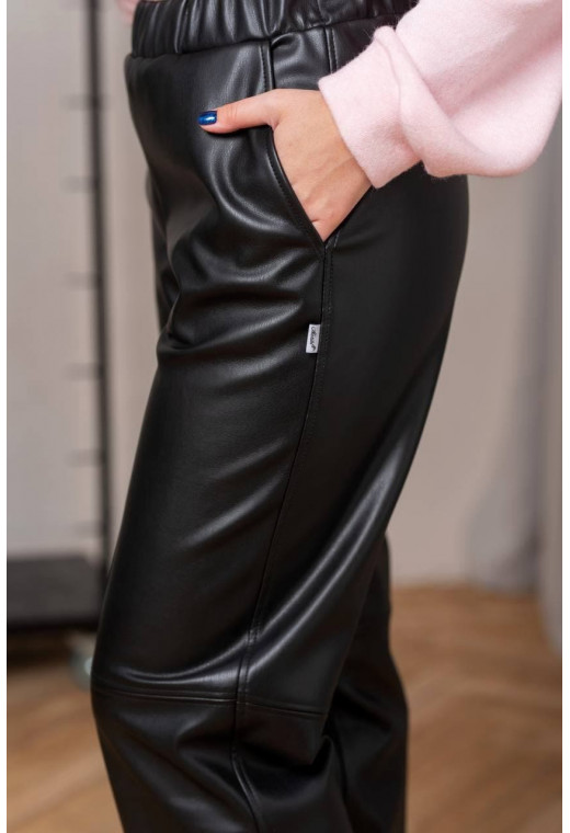Черные брюки экокожа — 152652. Maritel. Изображенние 1 Черные брюки экокожа — 152652. Maritel. Изображенние 1