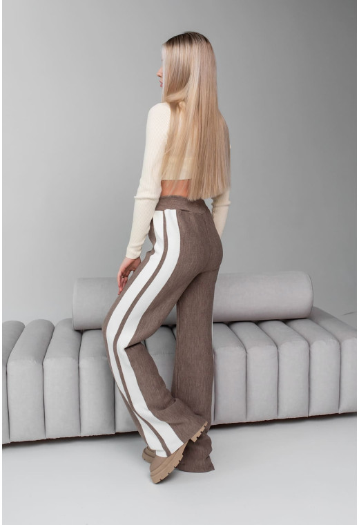 Брюки с лампасами мокко — 896843. Maritel. Изображенние 1 Брюки с лампасами мокко — 896843. Maritel. Изображенние 1