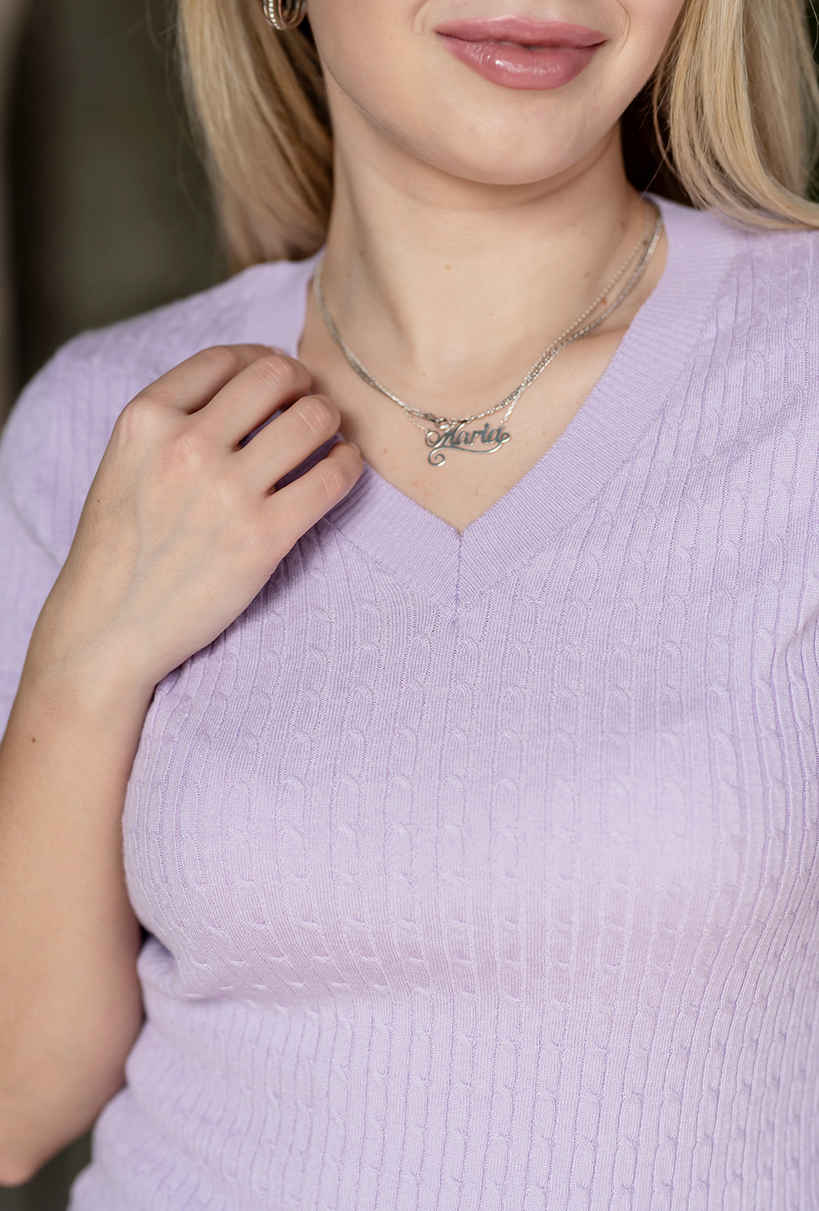 Вязаная лавандовая футболка с V вырезом —  434106. Maritel. Изображенние 3