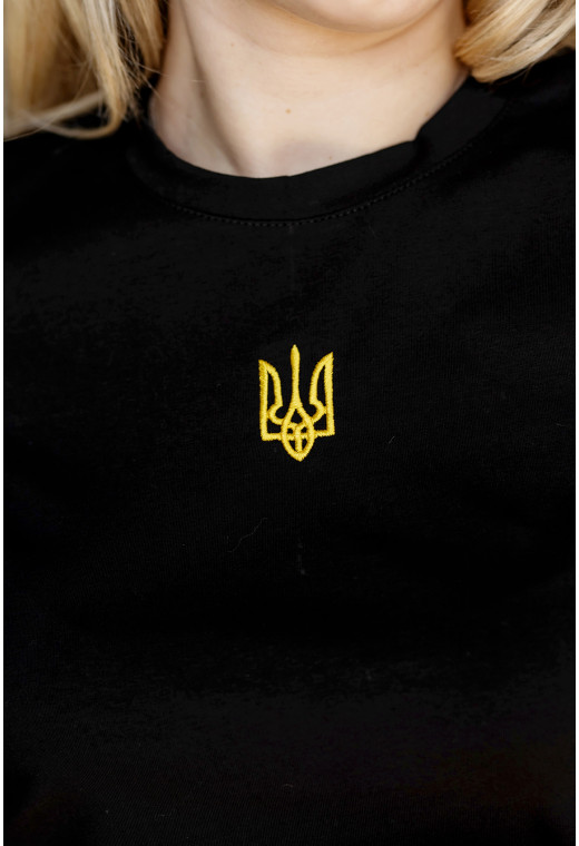 Чорна жіноча футболка з тризубом — 989883. Maritel. Зображення 2 Чорна жіноча футболка з тризубом — 989883. Maritel. Зображення 2